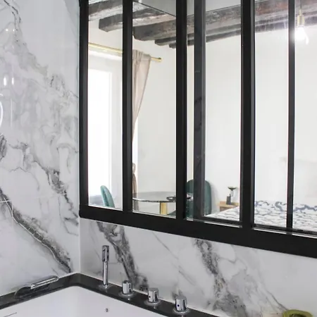 Charm And Comfort In The Heart Of The Marais Paris