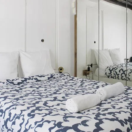 Charm And Comfort In The Heart Of The Marais