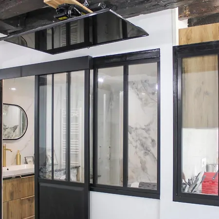 Apartment Charm And Comfort In The Heart Of The Marais Paris